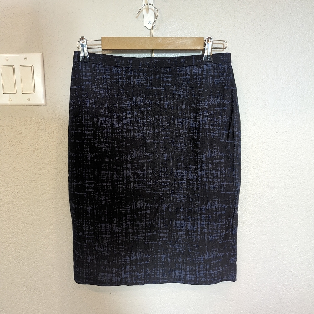 Navy and black zip up pencil skirt